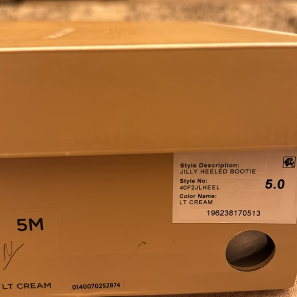 Michael Kors Jilly heeled Bootie in Light Cream - Picture 6 of 8